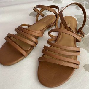 LE CHATEAU FLAT BROWN SANDALS - WOMENS SIZE 8